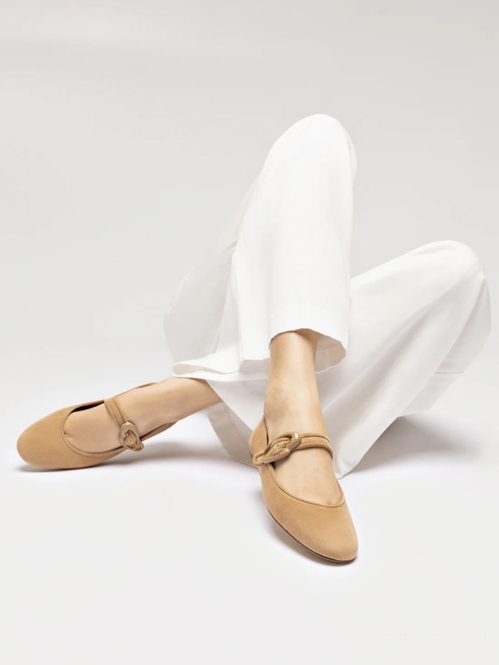 Larroude Verona Ballet Flat In Peanut Suede
